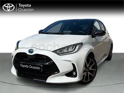 Usado Toyota Yaris Hybrid Style 116 CV (85 kW) 2022 Blanco Berlina