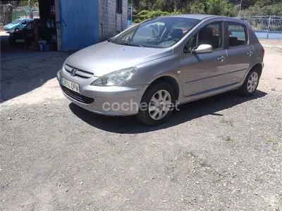 Usado Peugeot 307 90 CV (66 kW) 2005 Gris / plata Berlina