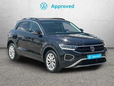 Usado VW T-Roc Life 110 CV (80 kW) 2023 Negro SUV