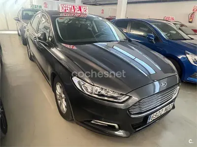Usado Ford Mondeo Business Edition 120 CV (88 kW) 2018 Marrón Berlina