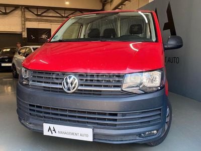 Usado VW Caravelle Comfortline 150 CV (110 kW) 2016 Rojo Monovolumen