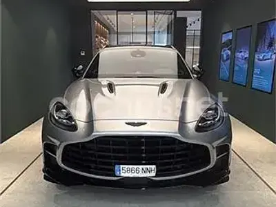 Nuevo Aston Martin DBX 707 CV (519 kW) 2026 Gris / plata SUV