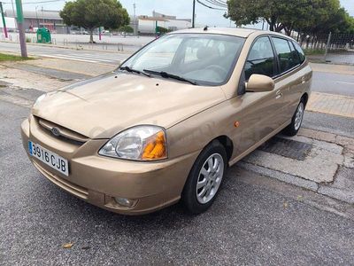 Usado Kia Rio 97 CV (71 kW) 2003 Beige Berlina