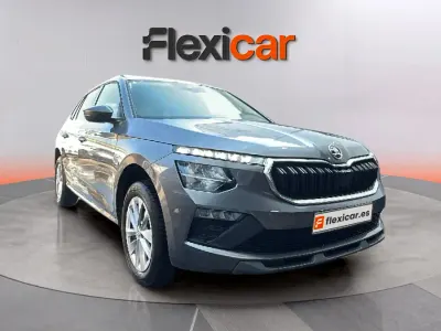 Usado Skoda Kamiq Selection 116 CV (85 kW) 2024 Gris SUV
