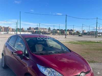 Granate Usado 2009 Ford Fiesta Titanium Berlina | 4900 € (Un poco caro)