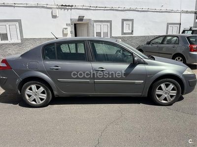 Usado Renault Mégane II Privilege 98 CV (72 kW) 2005 Marrón Berlina