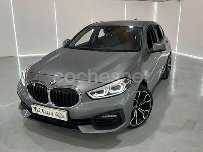 Usado BMW 118 150 CV (110 kW) 2024 Gris / plata Utilitario