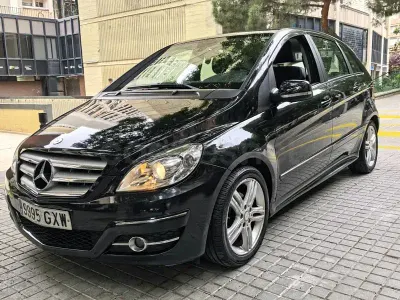 Usado Mercedes B160 95 CV (69 kW) 2010 Negro Monovolumen