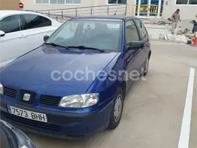 Używany Seat Ibiza Stella 60 KM (44 kW) 2001 Niebieski Hatchback
