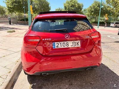 Usado Mercedes A220 Urban 170 CV (125 kW) 2014 Rojo Berlina