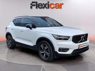 Usado Volvo XC40 Momentum 163 CV (119 kW) 2021 Blanco SUV
