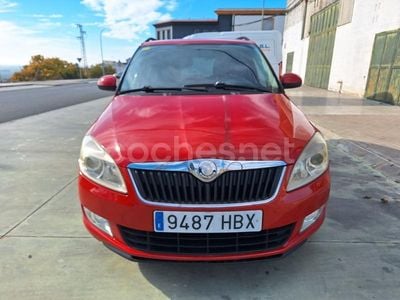 Usado Skoda Fabia Ambition 105 CV (77 kW) 2011 Rojo Familiar