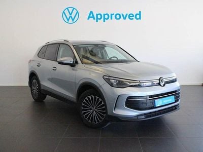 Gris plata Usado 2024 VW Tiguan Life SUV | 37.400 € (Precio justo)