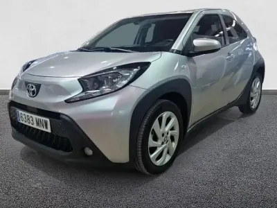Usado Toyota Aygo X Play 72 CV (52 kW) 2024 SUV