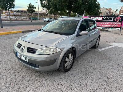 Gris / plata Usado 2005 Renault Mégane II Authentique Berlina | 3000 € (Un poco caro)