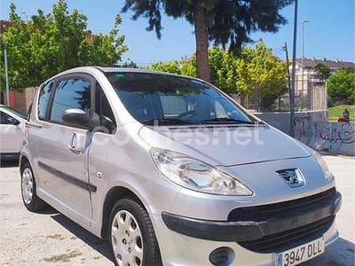 Gris / plata Usado 2005 Peugeot 1007 Monovolumen | 3300 € (Precio justo)