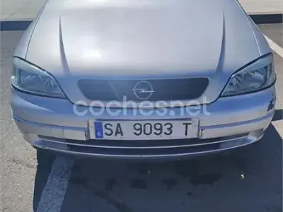 Usado Opel Astra Comfort 100 CV (73 kW) 1998 Gris / plata Berlina