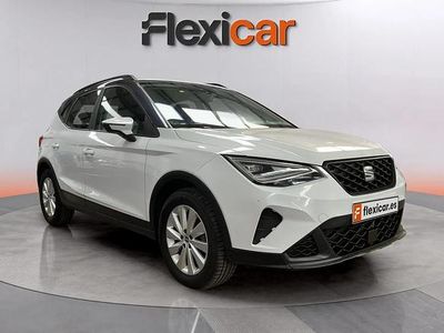 Usado Seat Arona Style 110 CV (80 kW) 2022 Blanco SUV