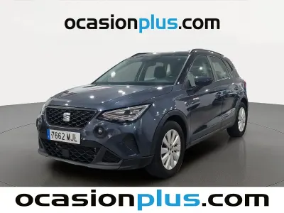 Usado Seat Arona Style 110 CV (80 kW) 2023 Gris SUV