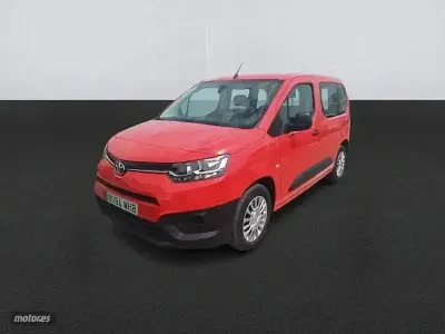 Usado Toyota Proace Verso City 131 CV (96 kW) 2023 Rojo Familiar