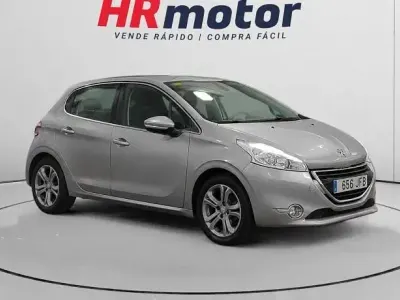 Usado Peugeot 208 Allure 82 CV (60 kW) 2015 Utilitario