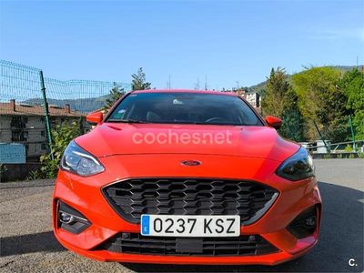 Begagnad Ford Focus ST-Line 182 HK (133 kW) 2019 Röd Sedan