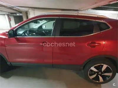 Usado Nissan Qashqai N-Connecta 110 CV (80 kW) 2016 Rojo SUV
