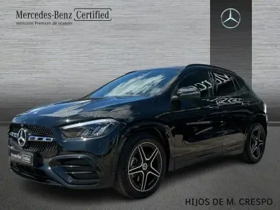Usado Mercedes GLA200 150 CV (110 kW) 2025 Negro cosmos SUV
