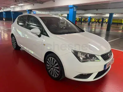 Usado Seat Ibiza CONNECT 105 CV (77 kW) 2016 Blanco Berlina