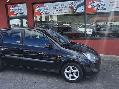 Usado Ford Fiesta Ghia 80 CV (58 kW) 2006 Negro Utilitario
