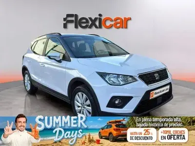 Usado Seat Arona Ecomotive 95 CV (69 kW) 2018 Gris SUV