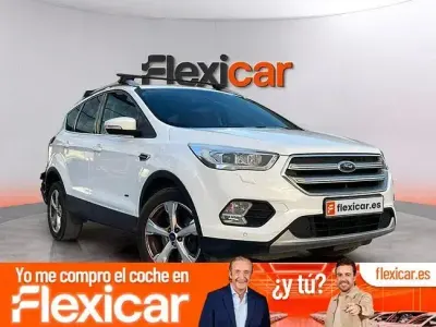 Usado Ford Kuga ST-Line 150 CV (110 kW) 2018 Blanco SUV