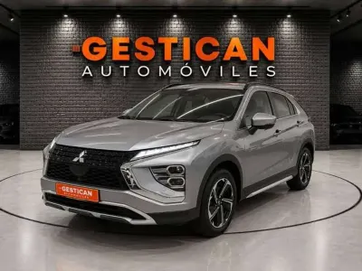 Usado Mitsubishi Eclipse Cross 188 CV (138 kW) 2024 Plateado SUV