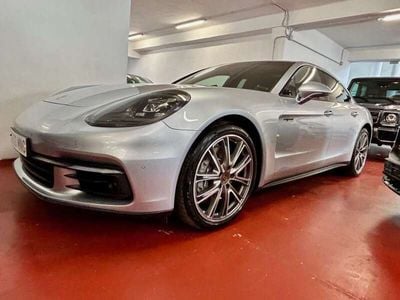 Porsche Panamera 4