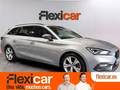 Usado Seat Leon FR 150 CV (110 kW) 2022 Gris Familiar