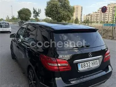 Usado Mercedes B180 109 CV (80 kW) 2014 Negro Utilitario