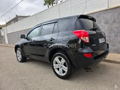 Usado Toyota RAV4 Premium 177 CV (130 kW) 2007 Negro SUV