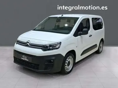 Usado Citroën Berlingo Feel 102 CV (75 kW) 2020 Blanco Monovolumen