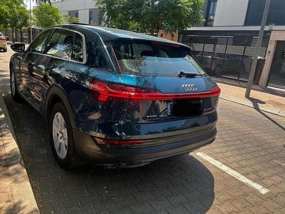 Usado Audi e-tron S-Line 300 kW (408 CV) 2021 Azul SUV