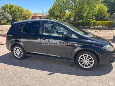 Usado Seat Altea XL Style 105 CV (77 kW) 2011 Negro Monovolumen