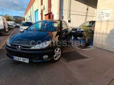 Negro Usado 2001 Peugeot 206 Berlina | 1999 € (Buen precio)