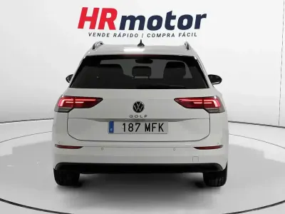 Usado VW Golf VIII Life 116 CV (85 kW) 2023 Blanco Familiar