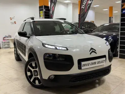 Usado Citroën C4 Shine Edition 100 CV (73 kW) 2016 Blanco Berlina