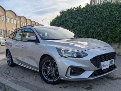 Usado Ford Focus ST-Line X 120 CV (88 kW) 2020 Gris Utilitario