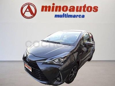 Usado Toyota Yaris Hybrid Active 100 CV (73 kW) 2018 Gris Utilitario