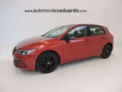 Usado VW Golf VIII 116 CV (85 kW) 2022 Rojo Utilitario