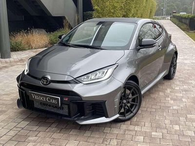 Usado Toyota Yaris 276 CV (202 kW) 2024 Gris / plata Berlina