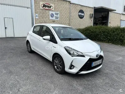 Usado Toyota Yaris Hybrid Active 100 CV (73 kW) 2018 Blanco Berlina