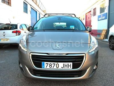 Usado Peugeot 5008 Allure 150 CV (110 kW) 2015 Beige Monovolumen