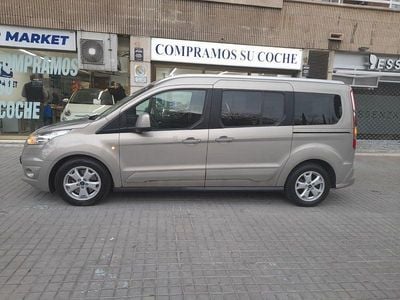Usado Ford Grand Tourneo Connect Trend 120 CV (88 kW) 2015 Gris / plata Monovolumen